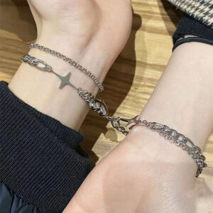 Love Pull Couple Bands